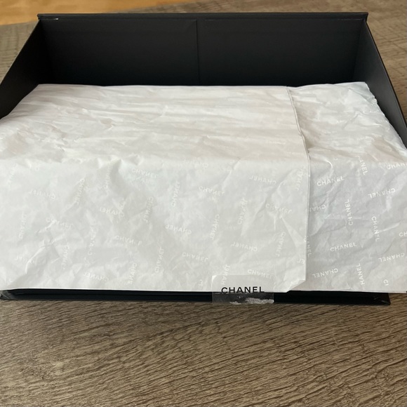 Authentic Chanel Large Magnetic Box Gift Set - Picture 9 of 15